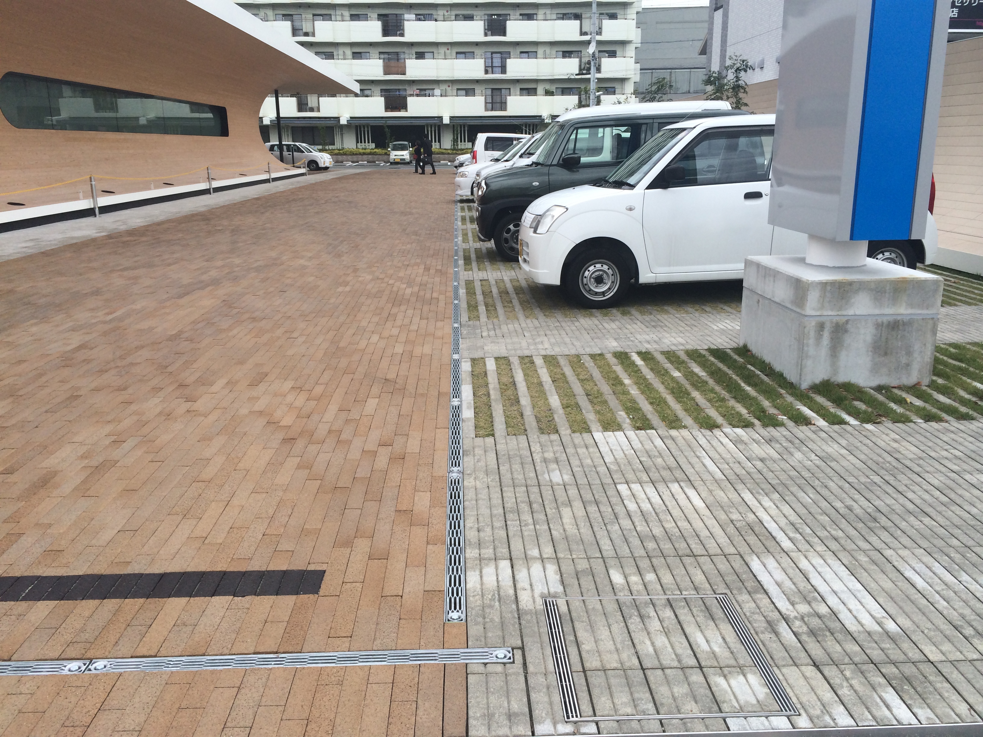 写真：景観配慮タイプの施工事例