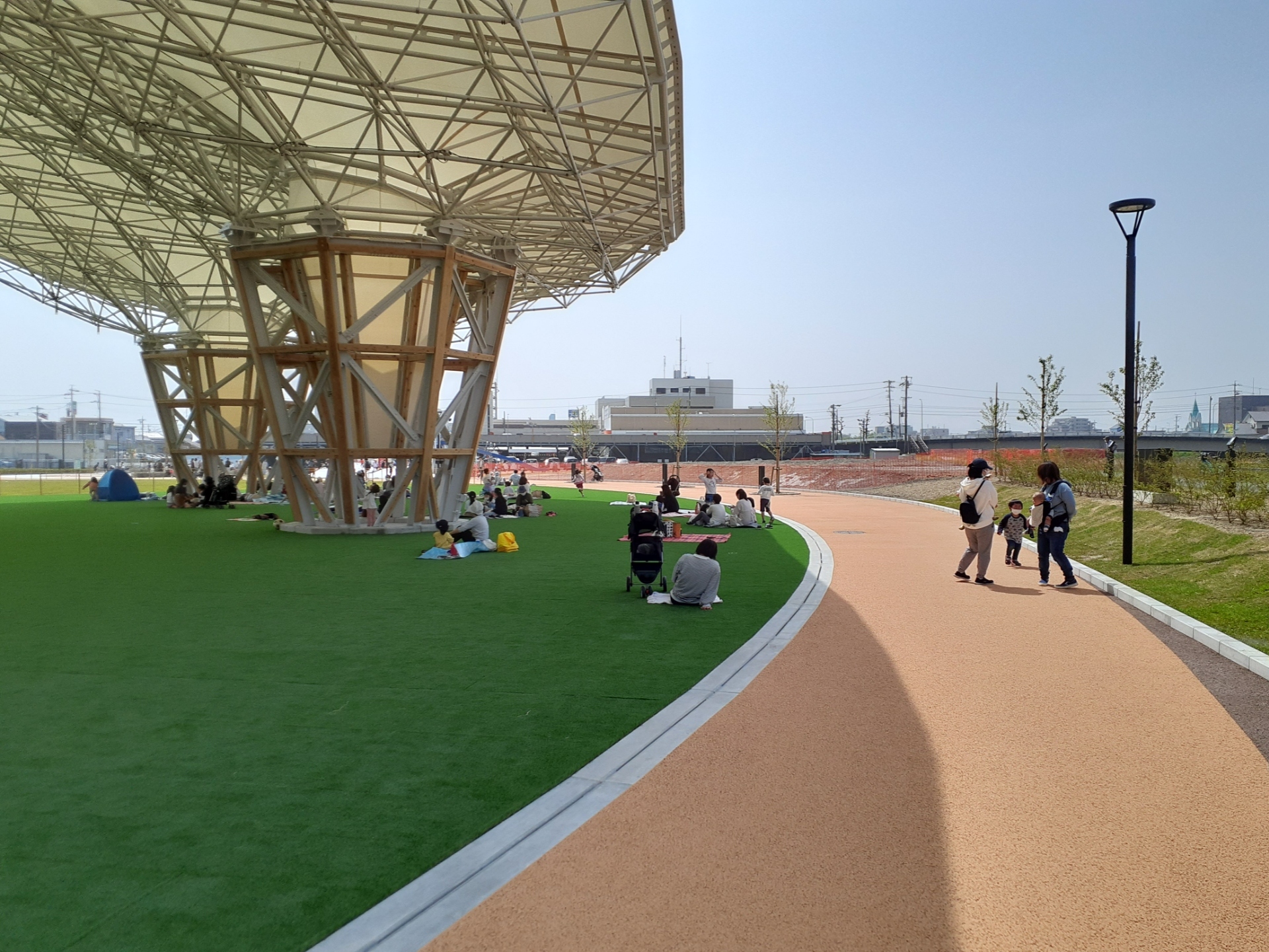 写真：都市型側溝 UGFSの施工事例