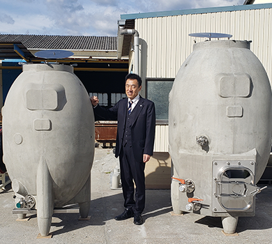 写真:葡萄、社長とワイン